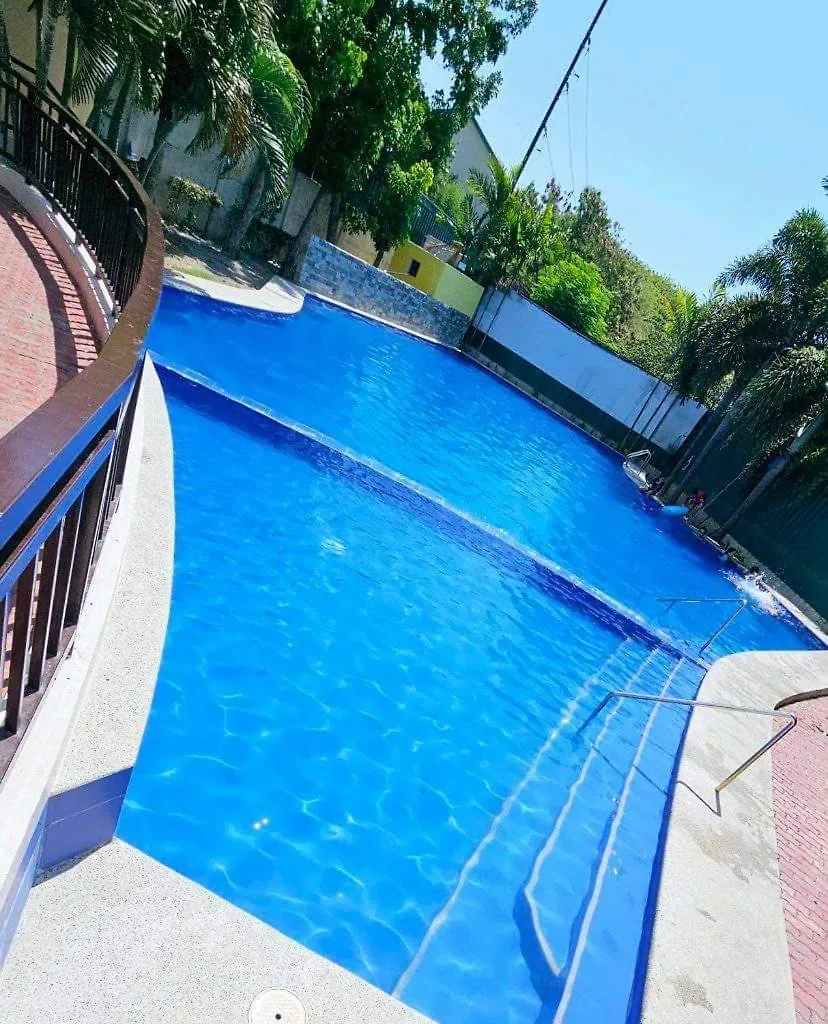 Homey Unit In Alabang Manila Apartment